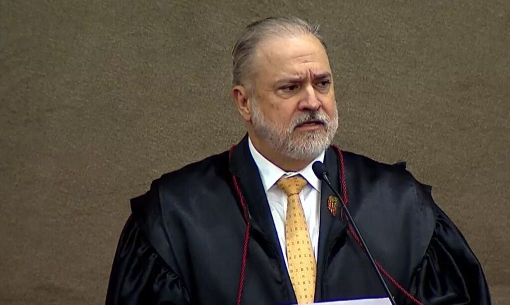 Aras faz seu último discurso no STF na condição de procurador-geral da República