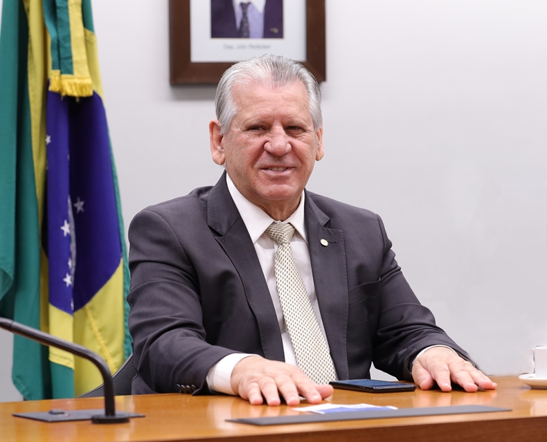 Deputado Dilceu Sperafico assina pedido de impeachment contra Lula