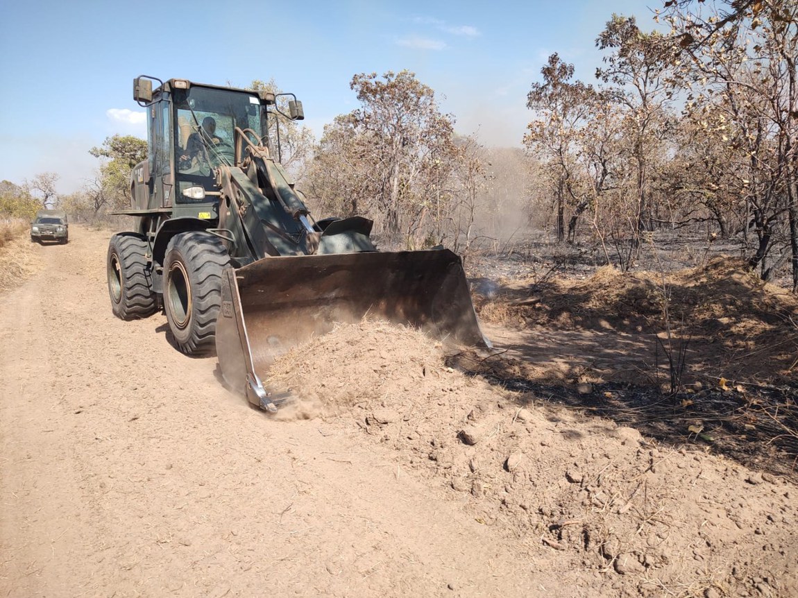 Forças Armadas lançam um milhão de litros de água na região do Pantanal