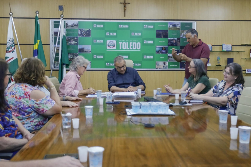 Prefeito Costenaro recebe entidades socioassistenciais para reajuste de convênios