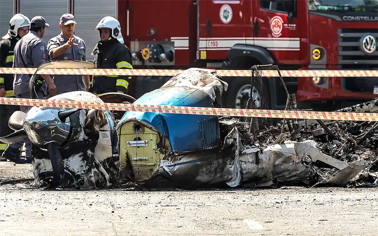 Queda de avião em São Paulo: o que diz a Aeronáutica sobre investigação