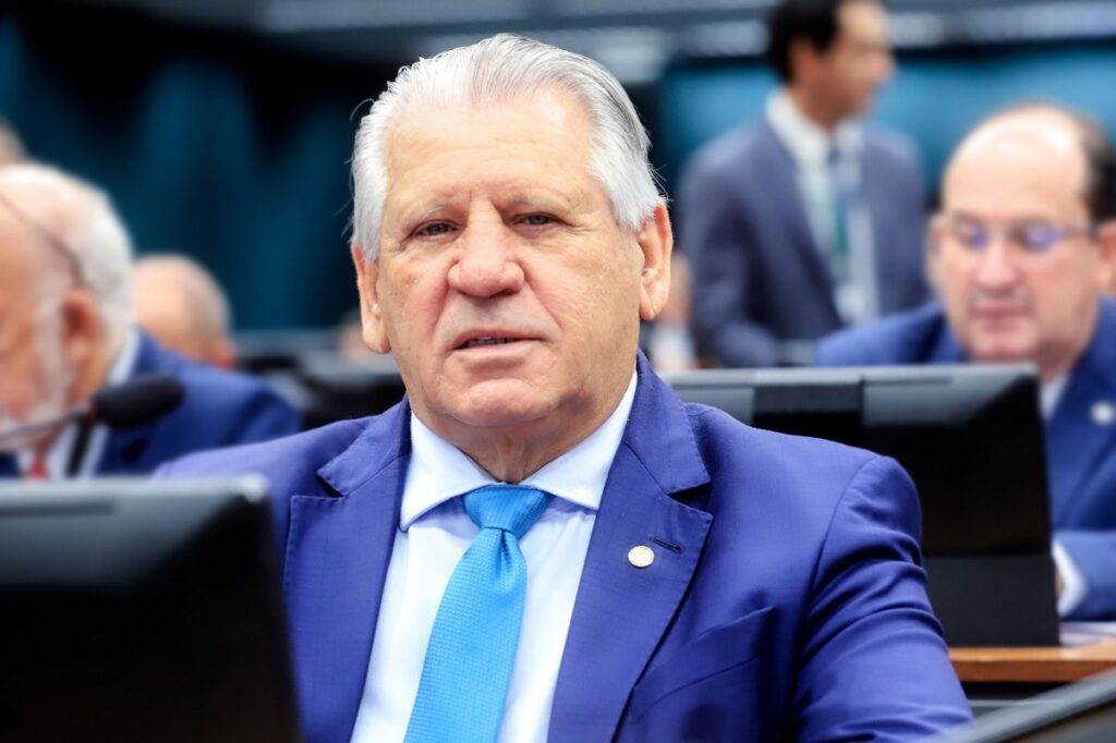 Deputado Sperafico vota a favor para Câmara sustar ação penal contra Delegado Ramagem