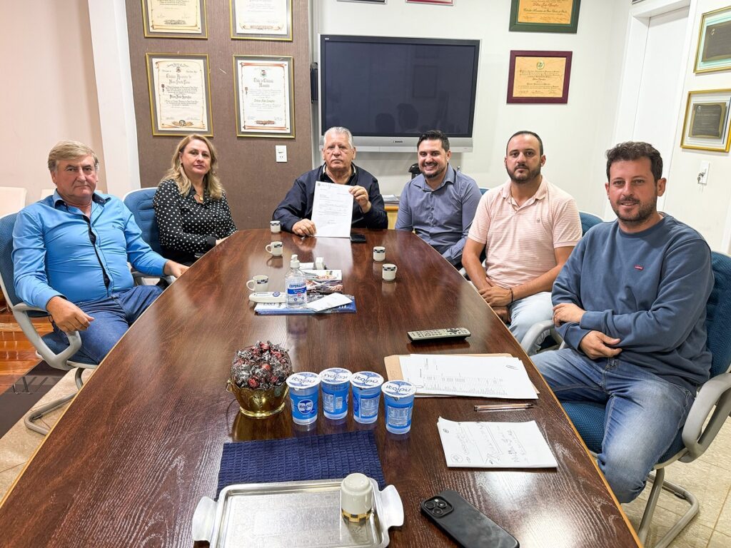 Deputado Sperafico anuncia novos recursos para saúde e asfalto rural de São José das Palmeiras