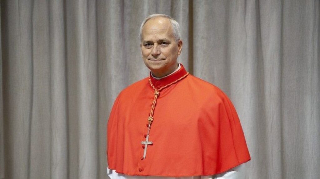 Leão XIV, primeiro Papa norte-americano clama por paz em sua primeira aparição como pontífice