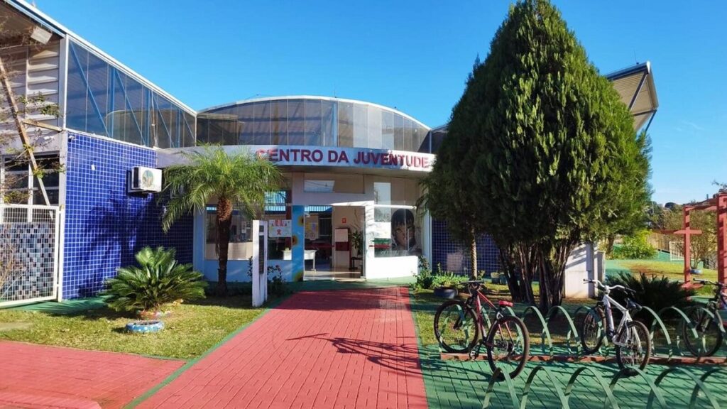 Toledo oferece curso gratuito que prepara estudantes para Enem e vestibulares