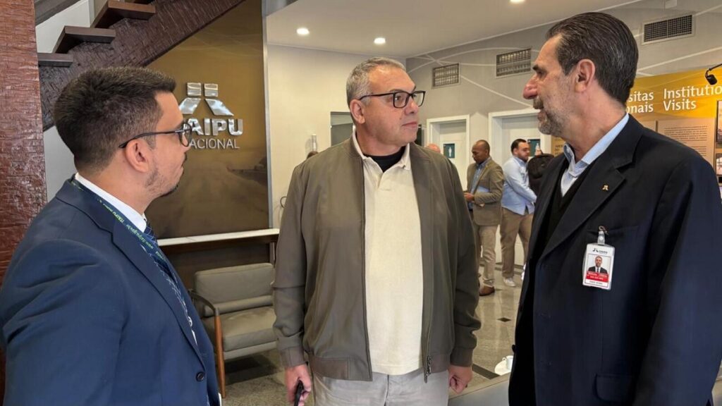 Município de Toledo fortalece vínculo com Itaipu em encontro da AMOP